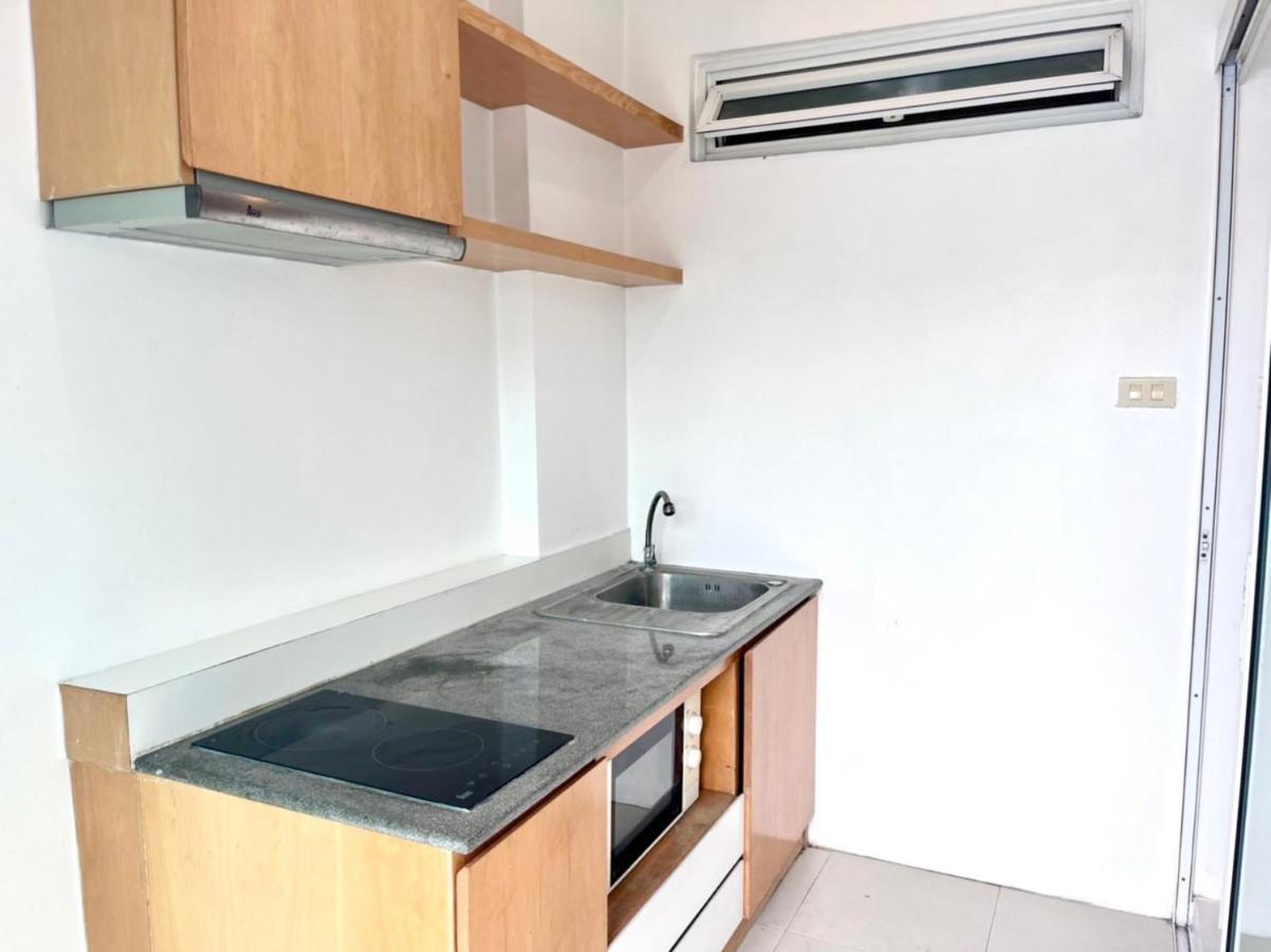 8 Residence Банкок Екстериор снимка