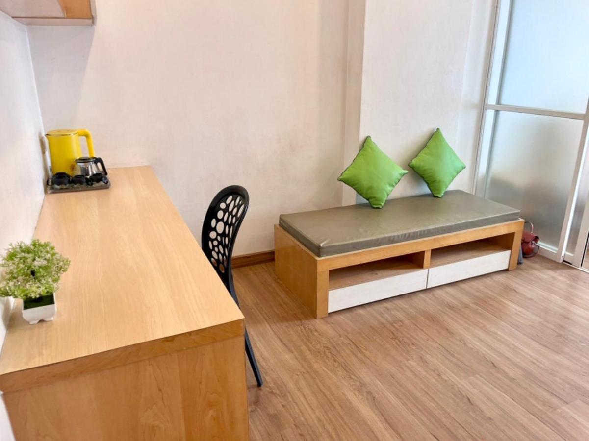 8 Residence Банкок Екстериор снимка