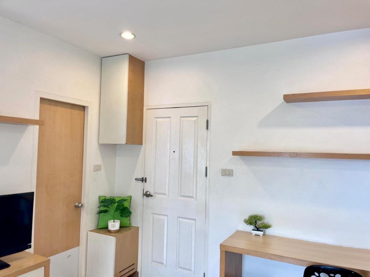 8 Residence Банкок Екстериор снимка