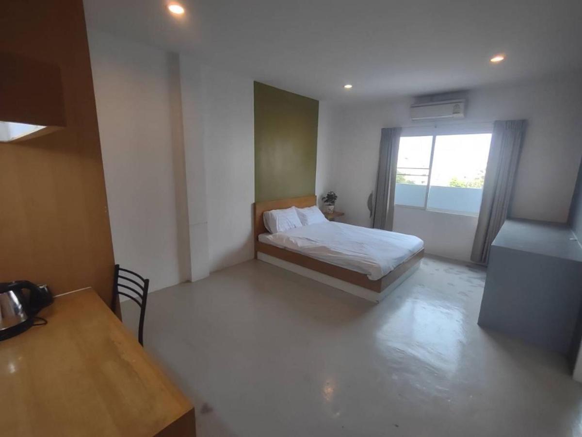 8 Residence Банкок Екстериор снимка